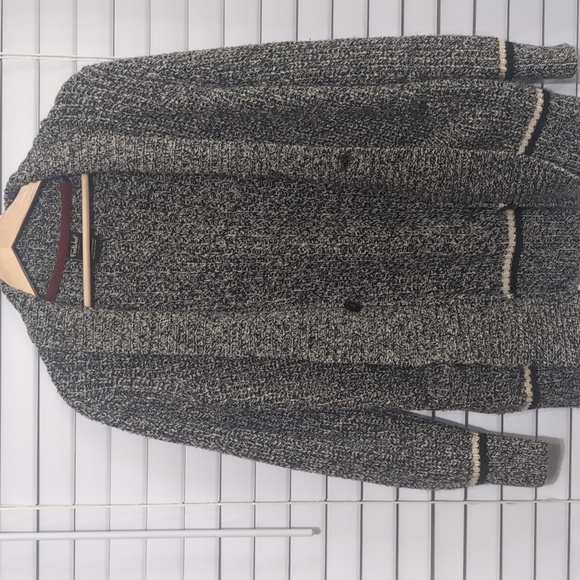 Vintage style toggle button knit cardigan - Picture 2 of 4